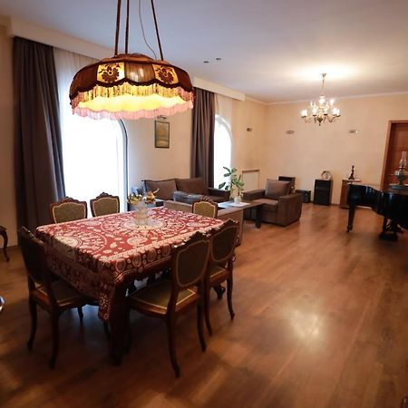 Apartment At 12 Baratashvili Street Tbilisi Zewnętrze zdjęcie