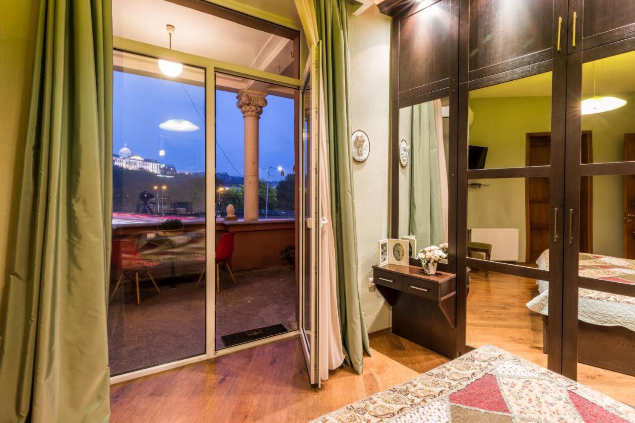 Apartment At 12 Baratashvili Street Tbilisi Zewnętrze zdjęcie